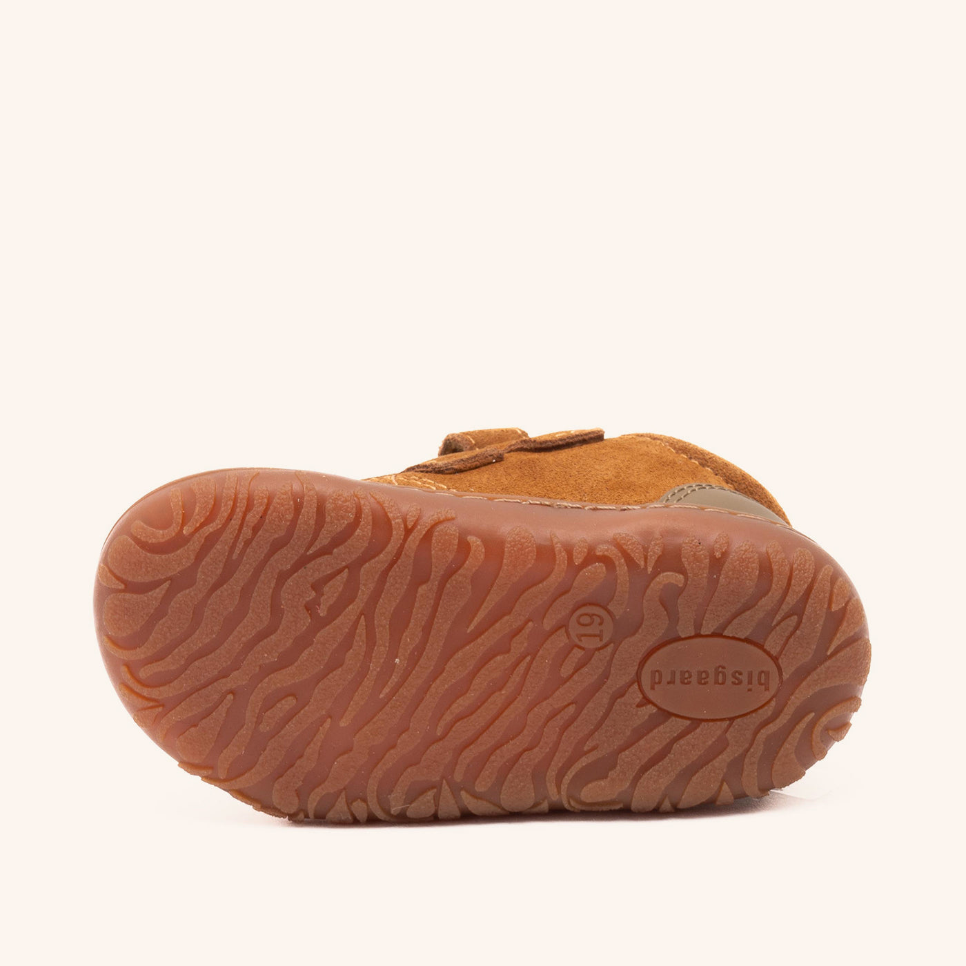 bisgaard barefoot hale v hazel PLAY