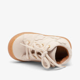 Beige linen sneaker with rubber sole and lace-up design by bisgaard