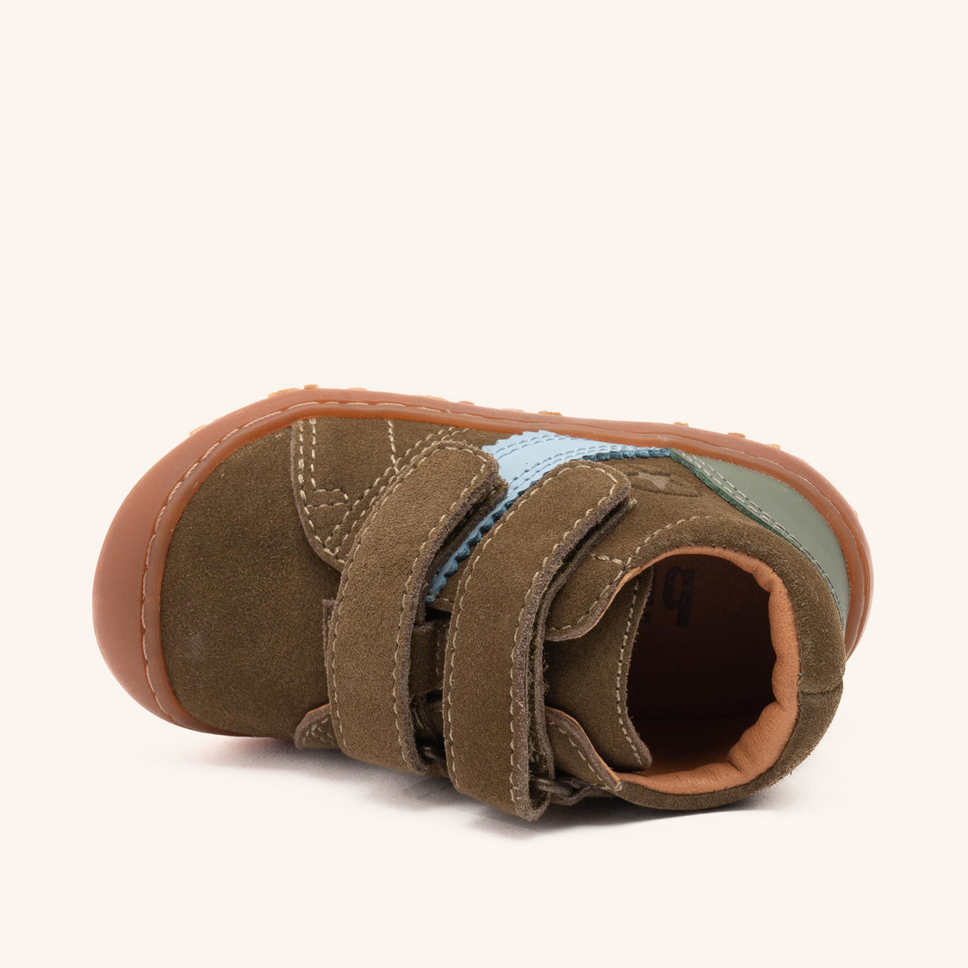 bisgaard barefoot hale v forrest PLAY