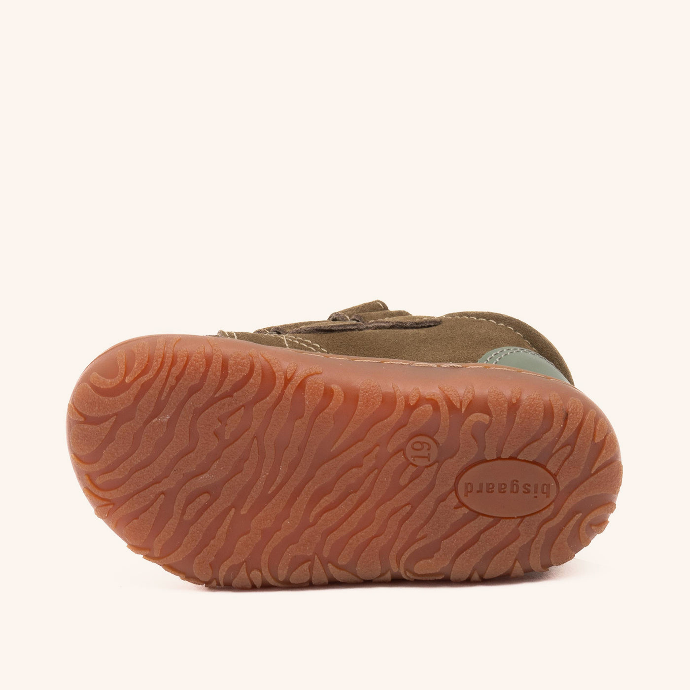 bisgaard barefoot hale v forrest PLAY