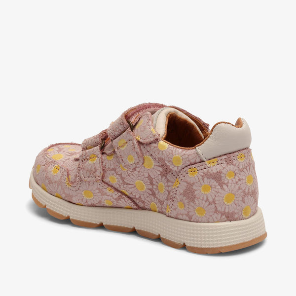bisgaard luka v rose flowers