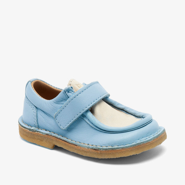 bisgaard holden v baby blue Klettschuh aus 100 % LWG-zertifiziertem Leder mit flexibler Kreppsohle für aktive Kinder