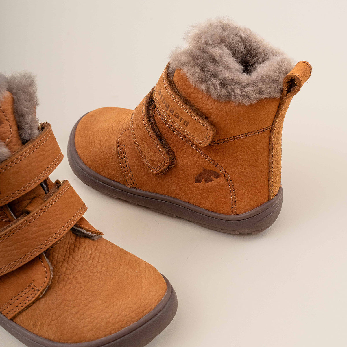 bisgaard barefoot emil lamb camel