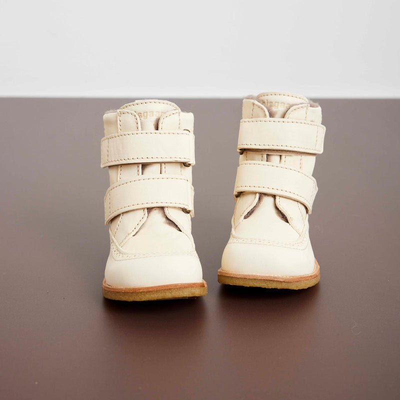 Bold and stylish bisgaard elba tex vanilla shoes, perfect for kids